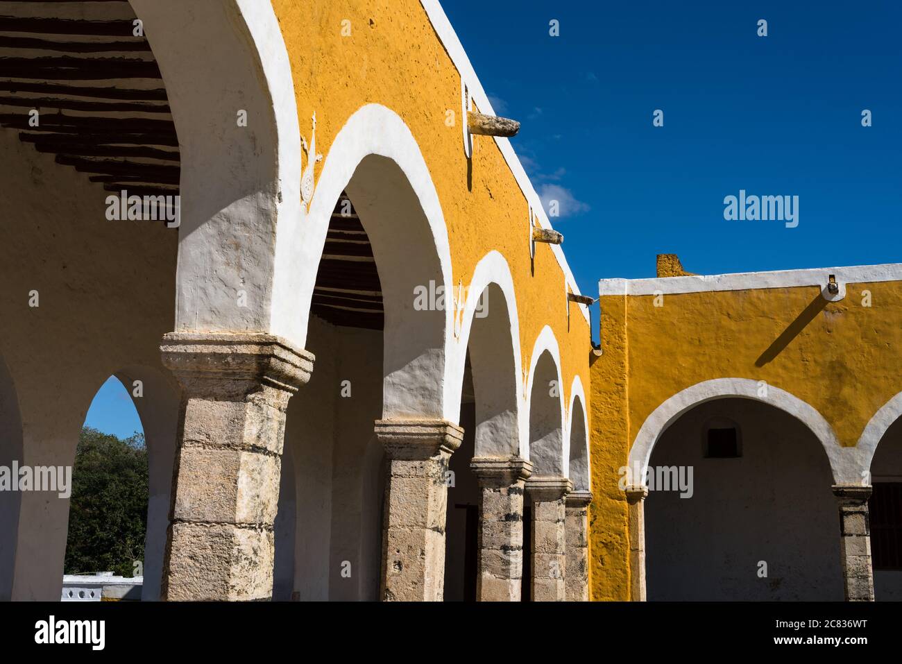 Il Convento di San Antonio o Sant'Antonio da Padova fu fondato nel 1549 e completato nel 1562. Fu costruito sulla base di una grande piramide Maya. Foto Stock