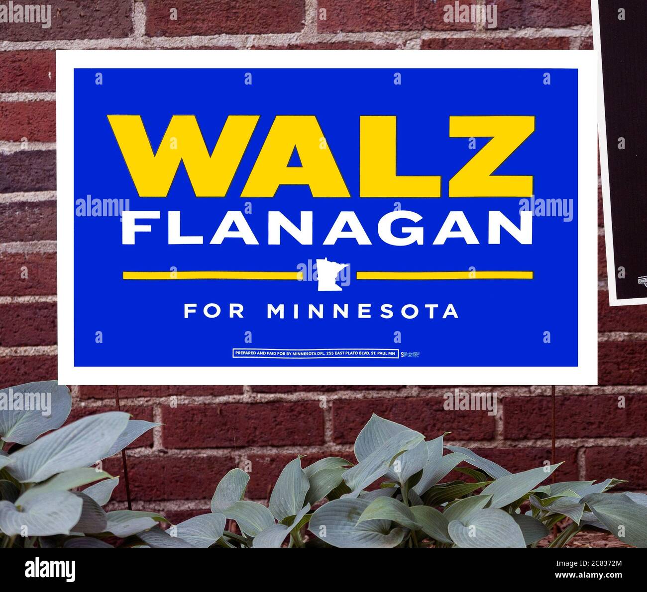 Cartello del cantiere per il governatore del Minnesota Tim Walz e il tenente governatore Peggy Flanagan Foto Stock
