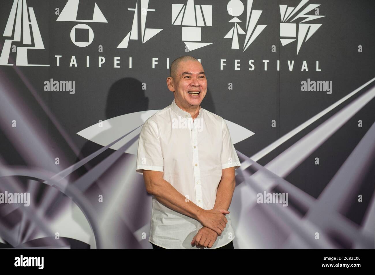 Taipei, Taiwan. 07 luglio 2020. Tsai Ming-Liang, regista taiwanese, partecipa a una conferenza stampa mentre promuove il suo nuovo film 'Days/Rizi' durante il festival cinematografico di Taipei. Il film 'Days/Rizi' è stato selezionato per competere per l'Orso d'Oro nella sezione principale del concorso, e ha vinto il premio Teddy della giuria al 70° Berlino. Credit: SOPA Images Limited/Alamy Live News Foto Stock