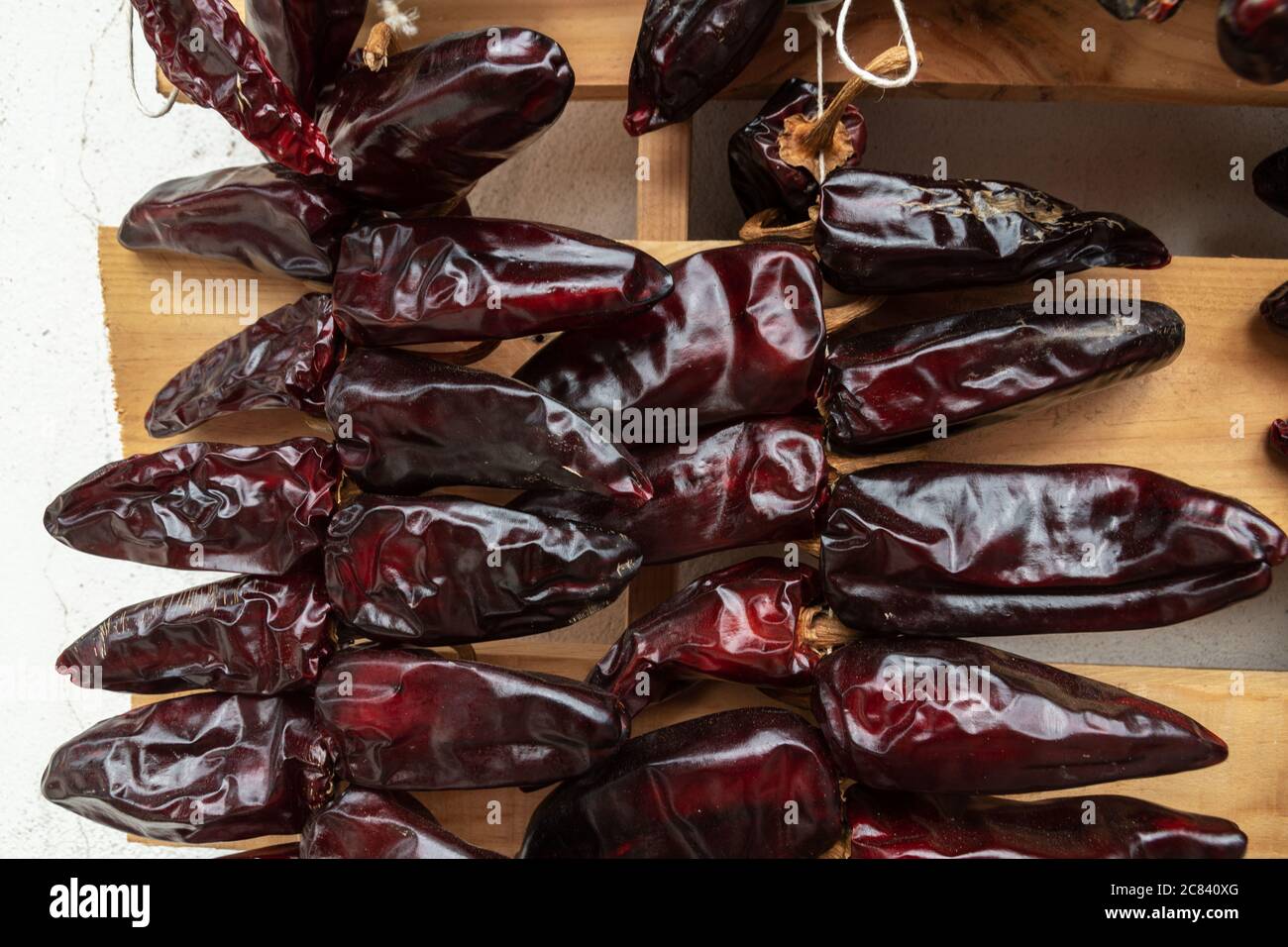 Il pepe di Espelette è il nome dato ad una varietà di pepe coltivato nel Paese Basco francese Foto Stock