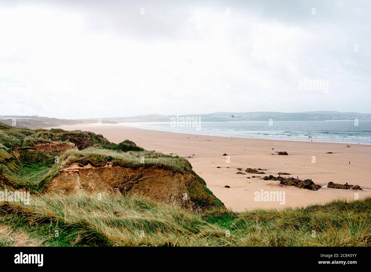 Il paesaggio di Gwithan Beach, St Ives, Cornovaglia in estate. Foto Stock