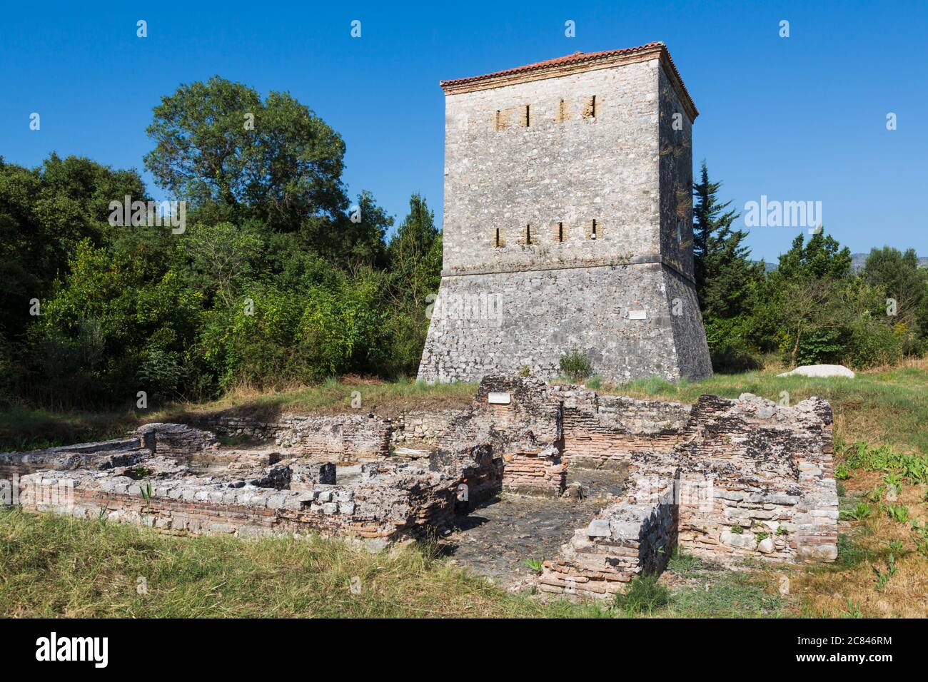 L'Albania. Butrinto o Buthrotum sito archeologico; un sito Patrimonio Mondiale dell'UNESCO. La torre veneziana. Foto Stock
