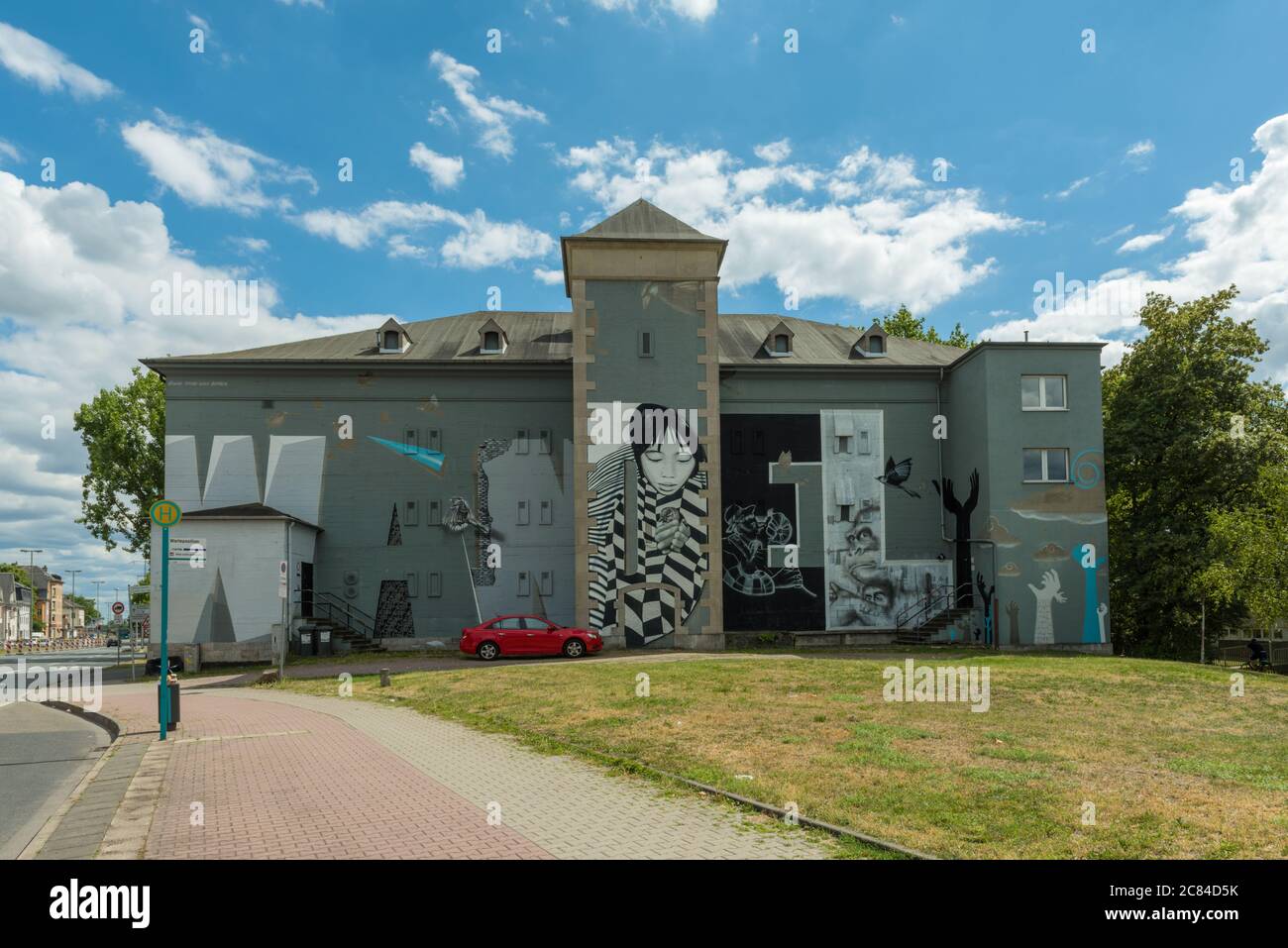 graffiti, arte di strada ad un bunker a Francoforte Hoechst, Germania Foto Stock