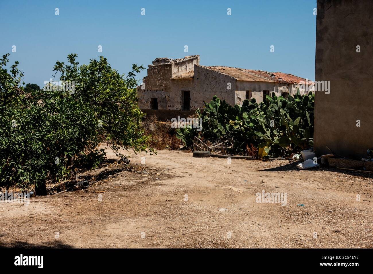 vecchi edifici in delitto Foto Stock