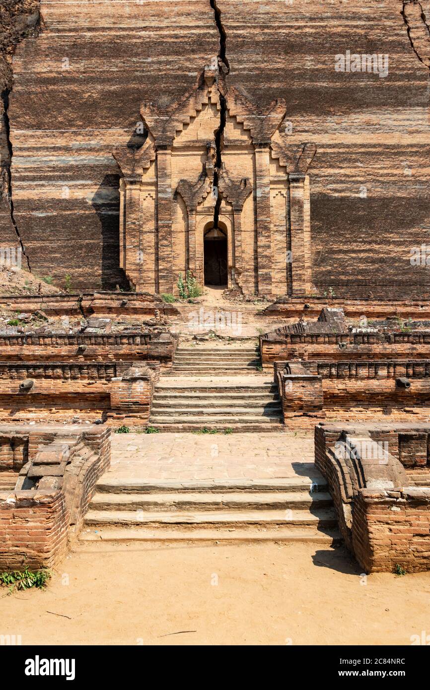 Pagina Mingun incompiuta in Myanmar Foto Stock