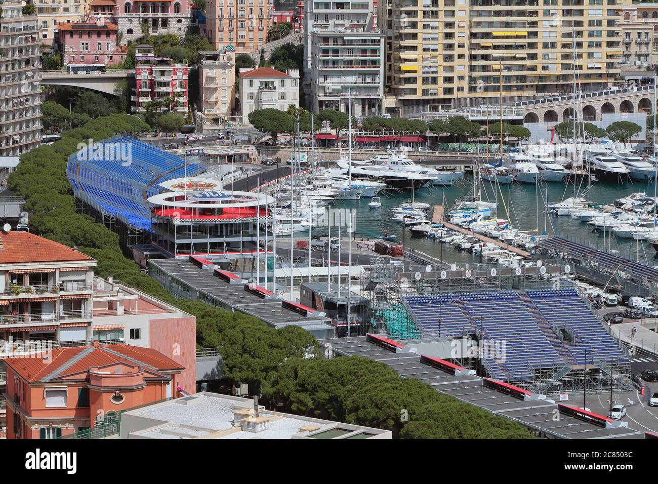 Monte Carlo, Monaco - 19 aprile 2019: Città e stand sulla pista 'F1' Foto Stock
