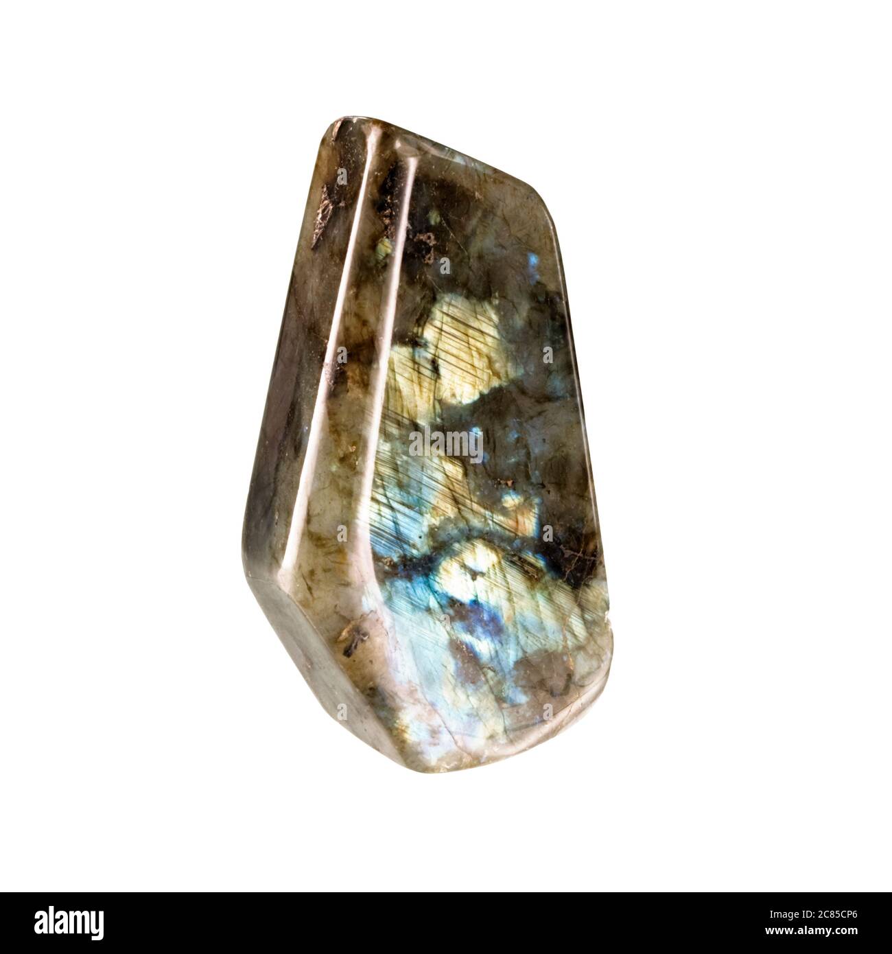 Labradorite, grande pietra lucida che mostra la Labradorescenza su sfondo bianco. Foto Stock