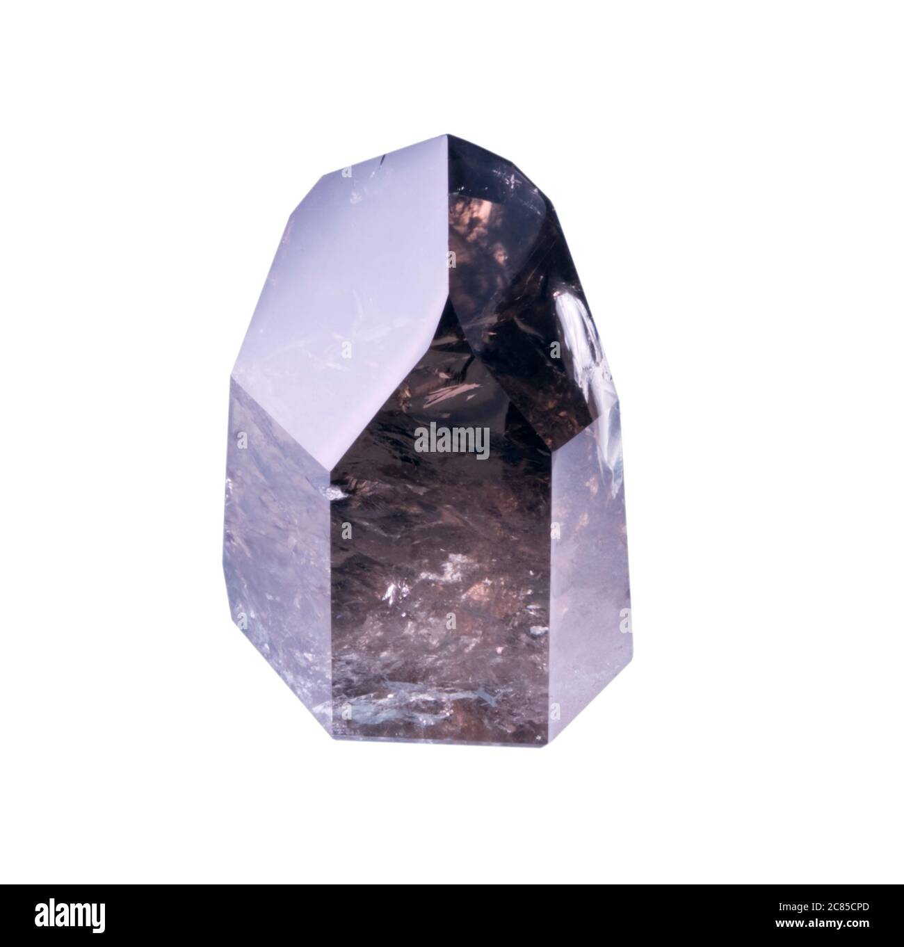 Cristallo lucido al quarzo fumé su sfondo bianco. Foto Stock