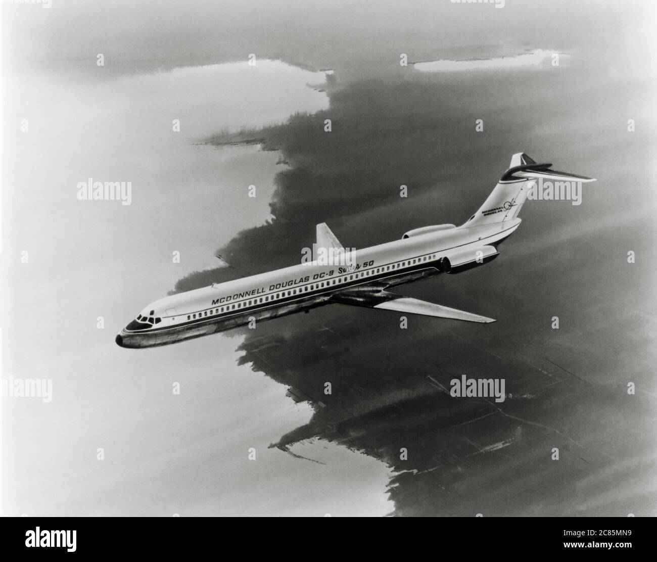 Illustrazione che mostra il McDonnell Douglas DC-9 Airliner. La DC-9 Series 50 ha fatto il suo primo volo il 17 dicembre 1974. Luglio 1973 Foto Stock