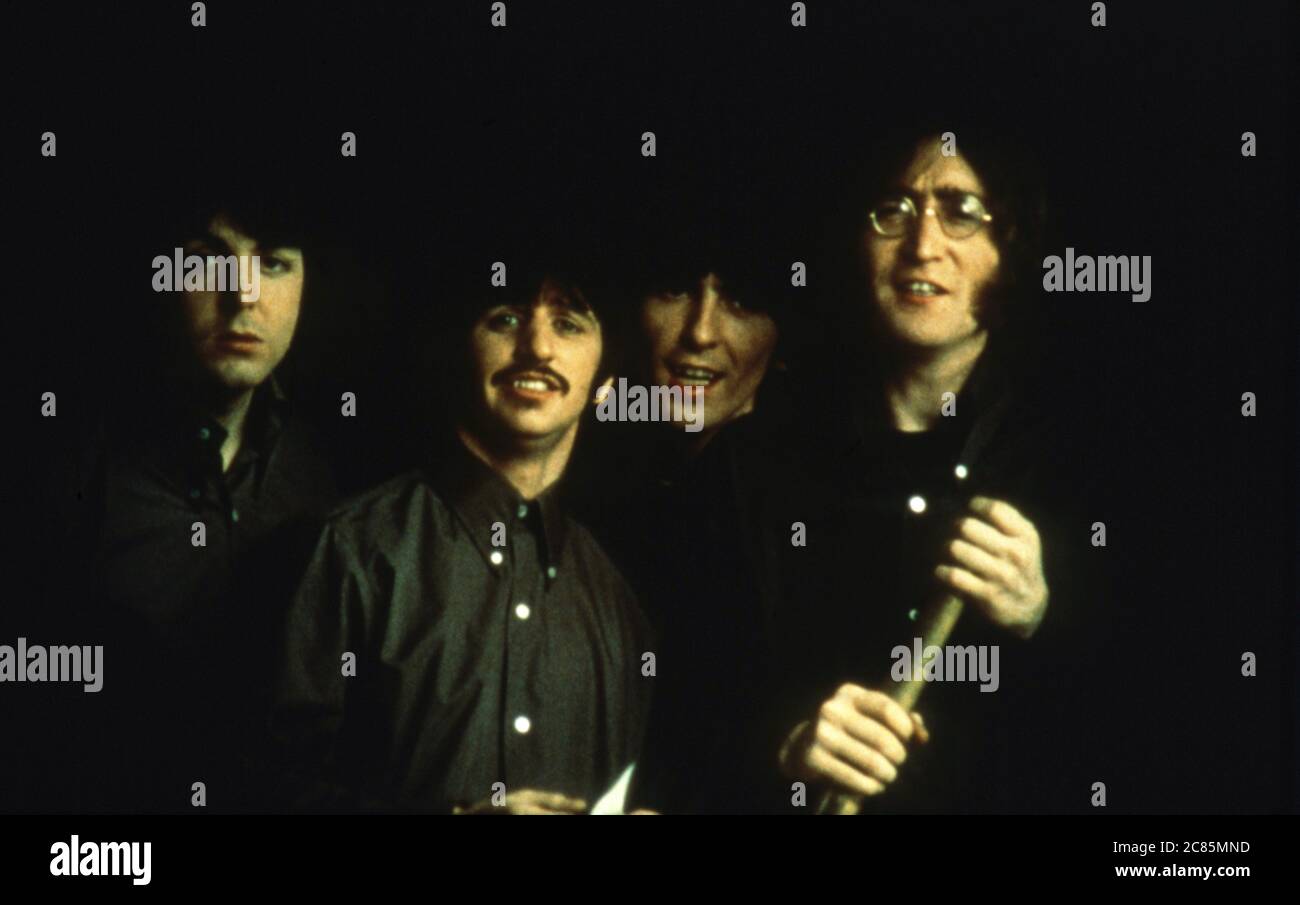 Anno del sottomarino giallo : 1968 USA / Regno Unito Direttore : George Dunning Paul McCartney, George Harrison, Ringo Star, John Lennon Foto Stock