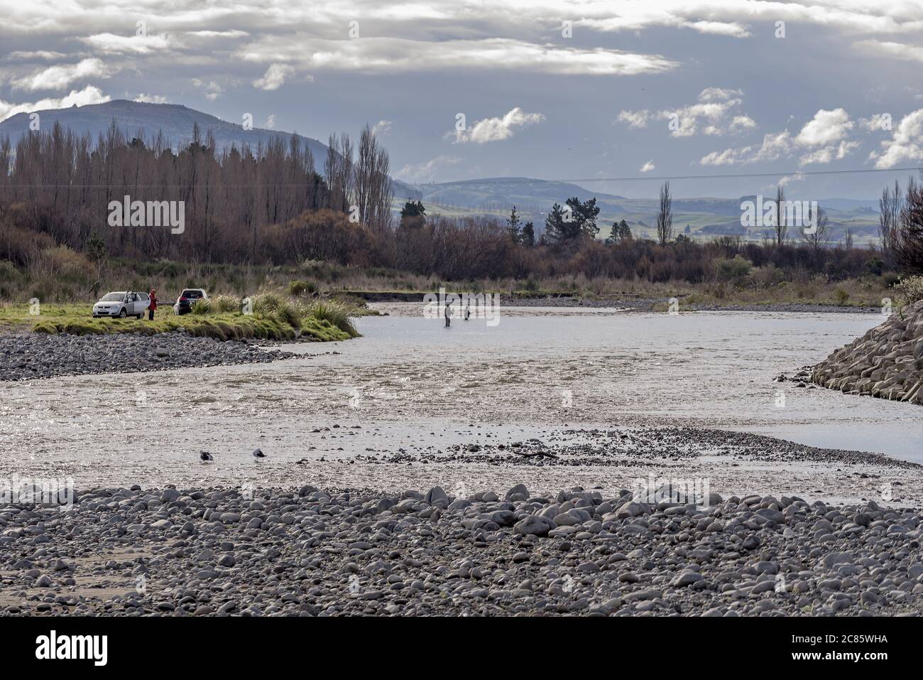 TURANGI, NUOVA ZELANDA - 25 agosto 2018: Il fiume Tongariro famoso in tutto il mondo a Turangi vicino al lago Taupo dove pescatore di mosca cerca trota arcobaleno Foto Stock