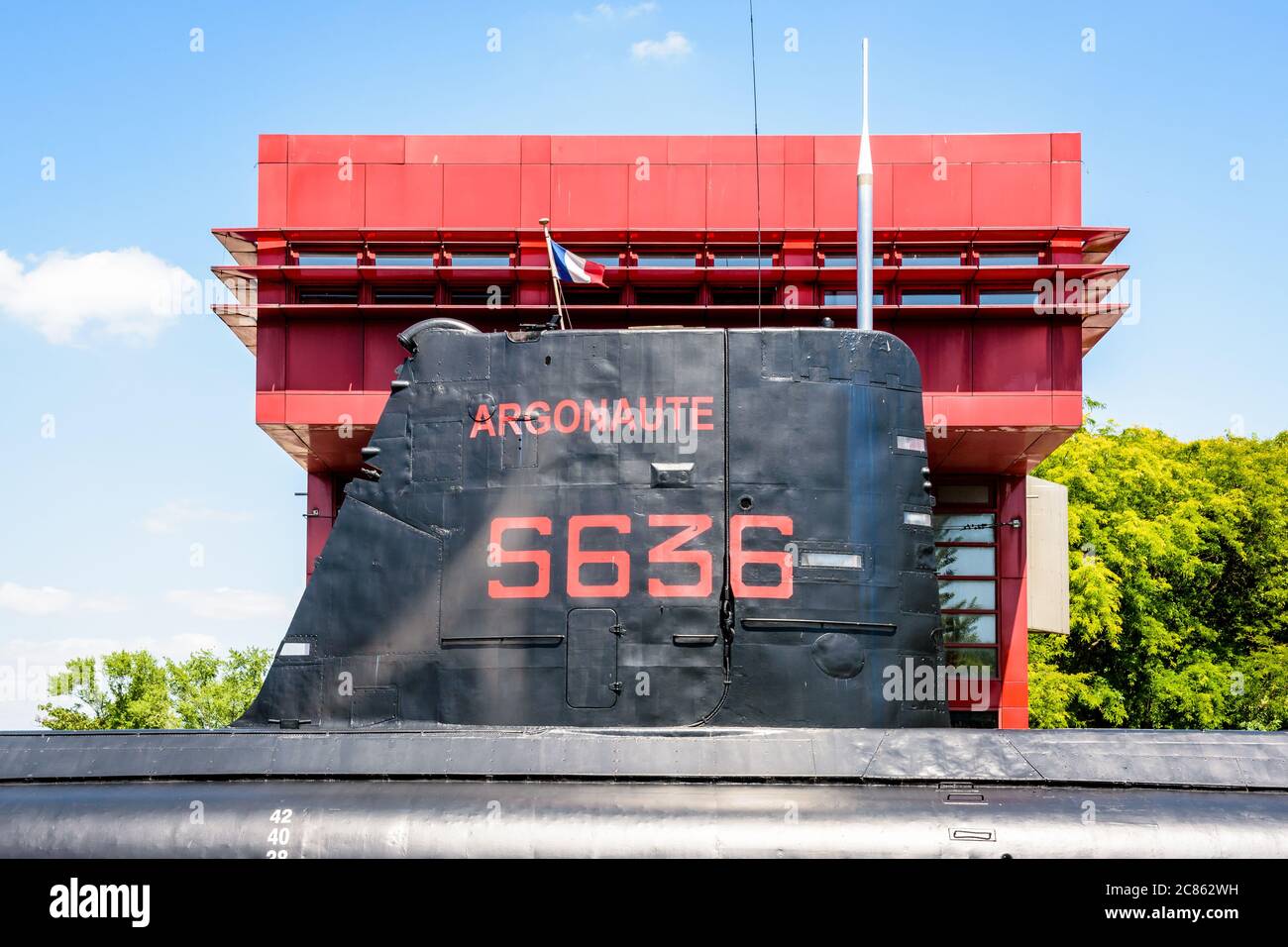 La torre conning del sottomarino Argonaute, convertito in una nave museo nel parc de la Villette di fronte alla Cité des Sciences a Parigi, Francia Foto Stock