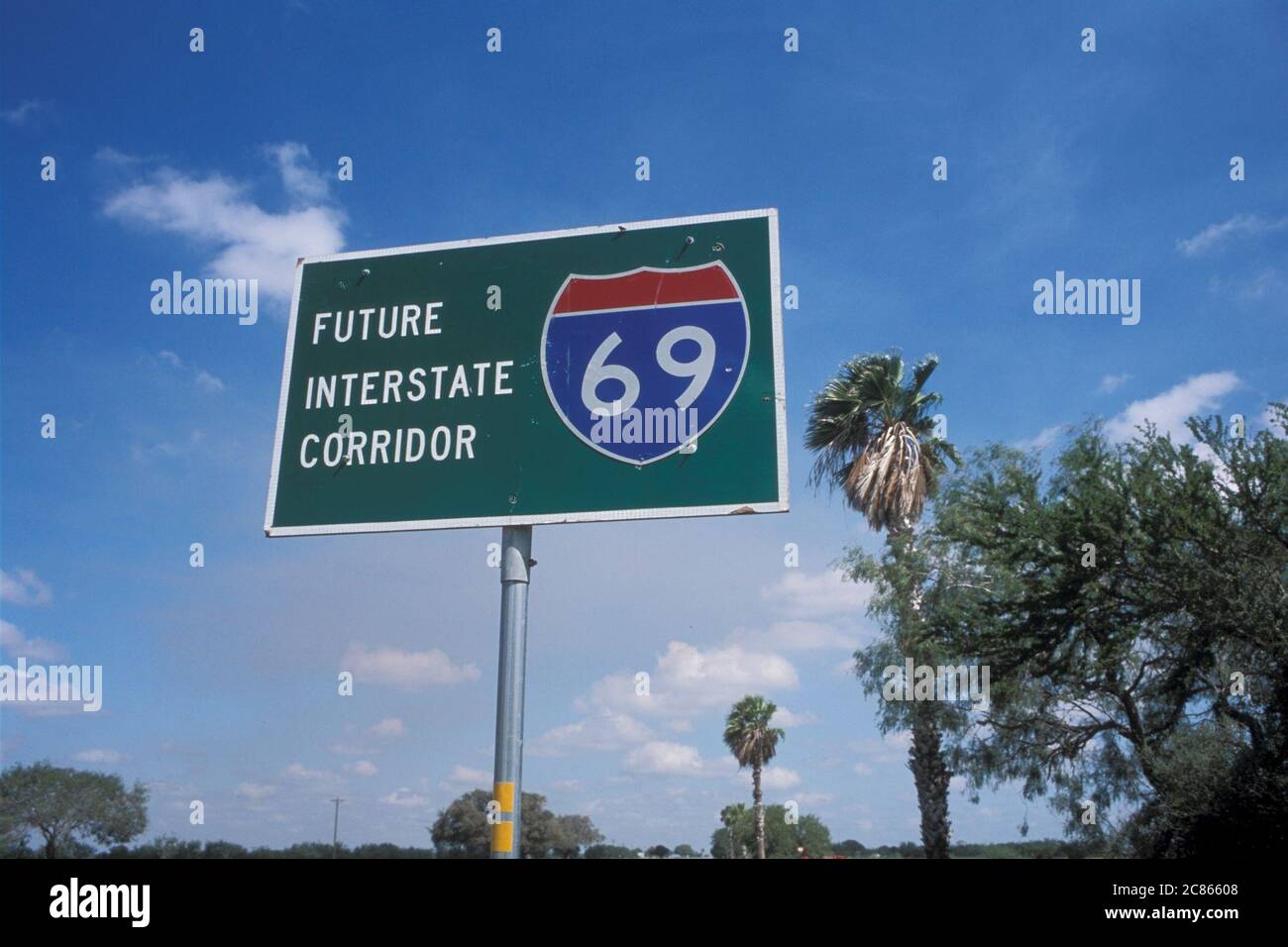 Segnaletica stradale per "NAFTA Highway" per attraversare gli Stati Uniti dal confine messicano meridionale al confine canadese settentrionale. Questa sezione si trova nel Texas meridionale. ©Bob Daemmrich Foto Stock