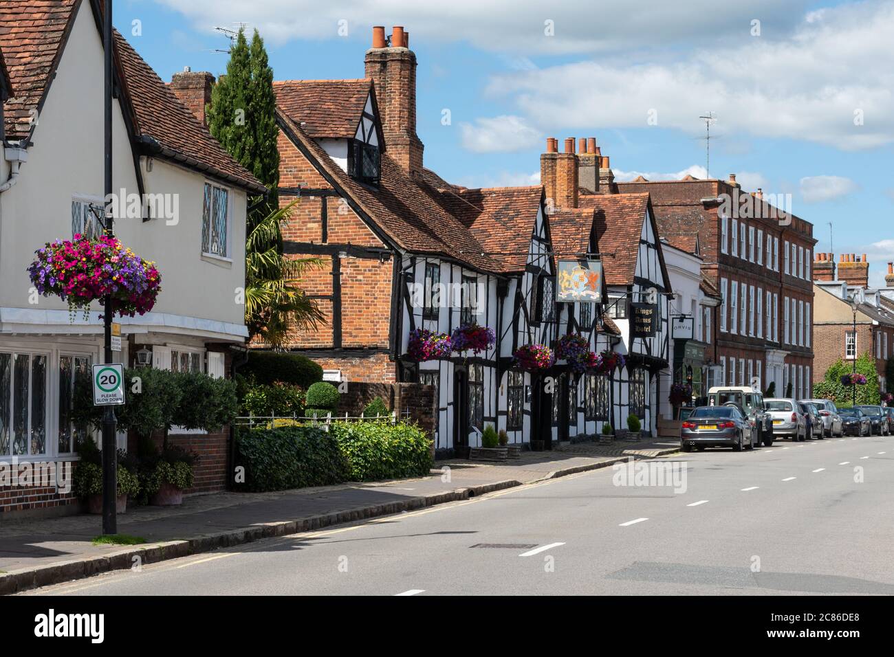 Amersham Old Town vista di High Street, Buckingshire, Inghilterra, Regno Unito Foto Stock