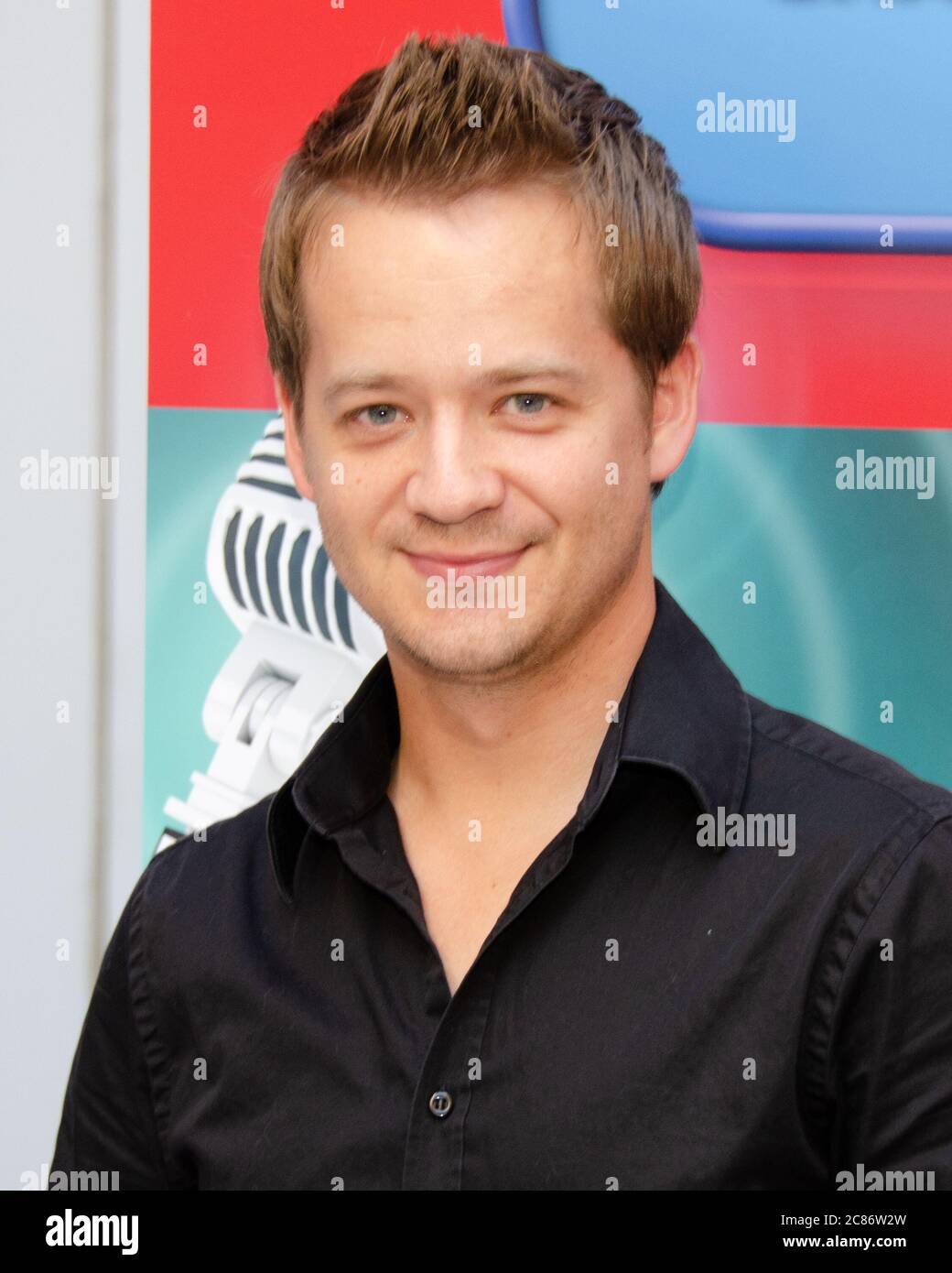 1 ottobre 2012, Burbank, California, USA: Jason Earles partecipa a ''Girl Vs. Monster'' a Disney Channel Original TV Movie Cast Screening. (Immagine di credito: © Billy Bendight/ZUMA Wire) Foto Stock