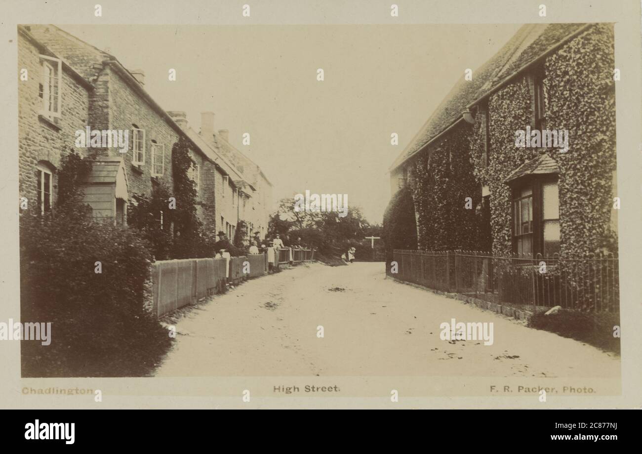 High Street, Chadlington, Chipping Norton, Evenlode Valley, Oxfordshire, Inghilterra. Foto Stock