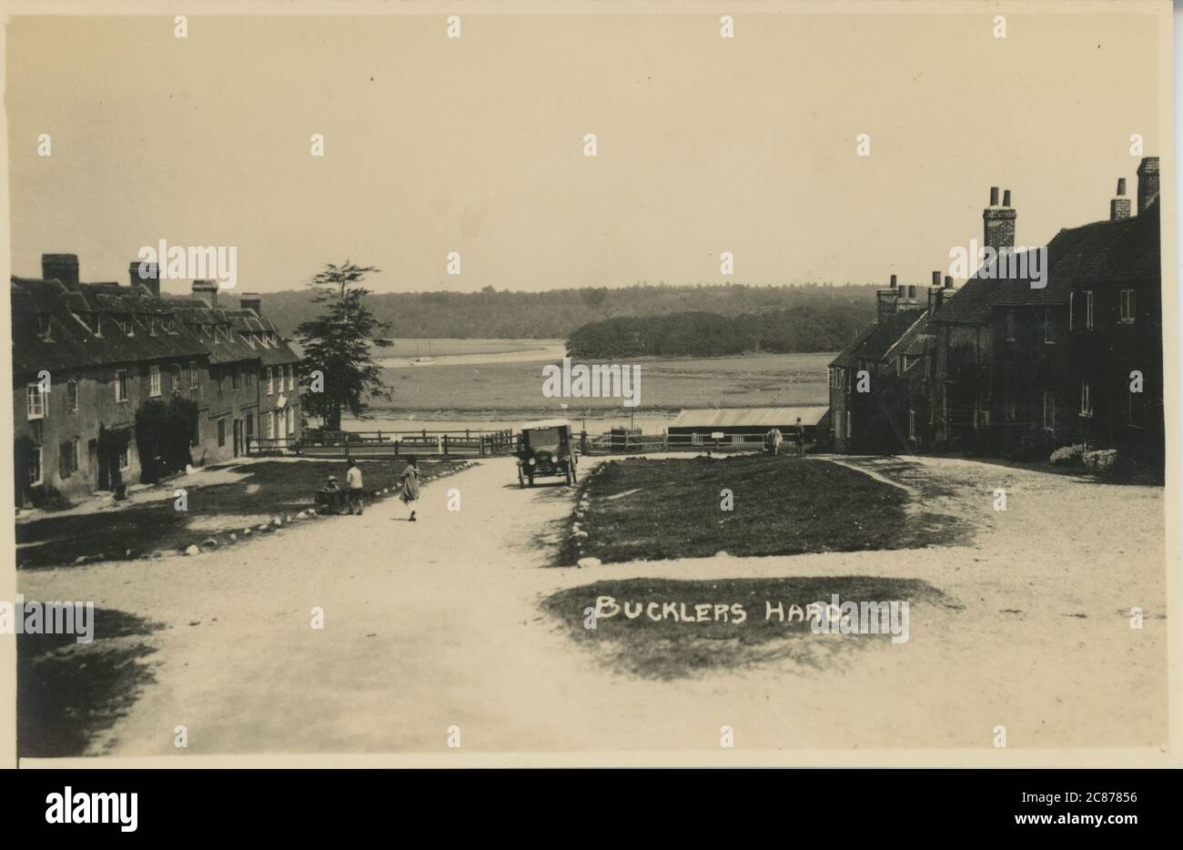 The Village (in mostra Model T Ford Van), Buckler's Hard, Brockenhurst, Beaulieu Estate, Hampshire, Inghilterra. Foto Stock