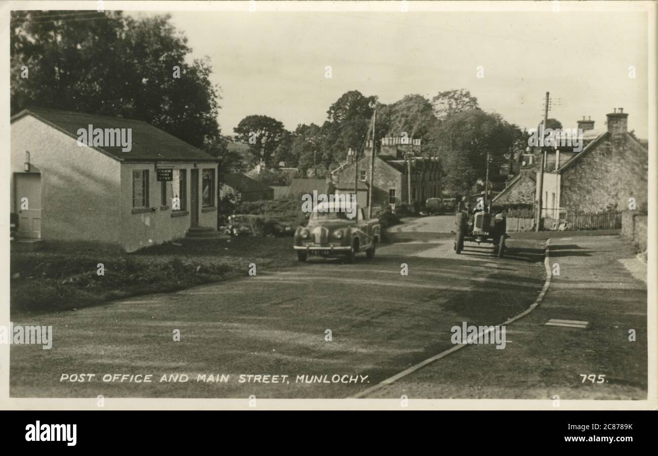 Ufficio postale e Villaggio, Main Street, Munlochy, Black Isle, Ross & Cromarty, Scozia. Foto Stock