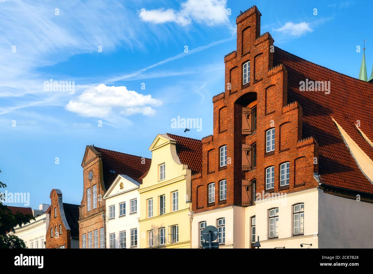 Scuderie di vecchie case nel centro storico della città anseatica Lubecca-Lübeck, Germania Foto Stock