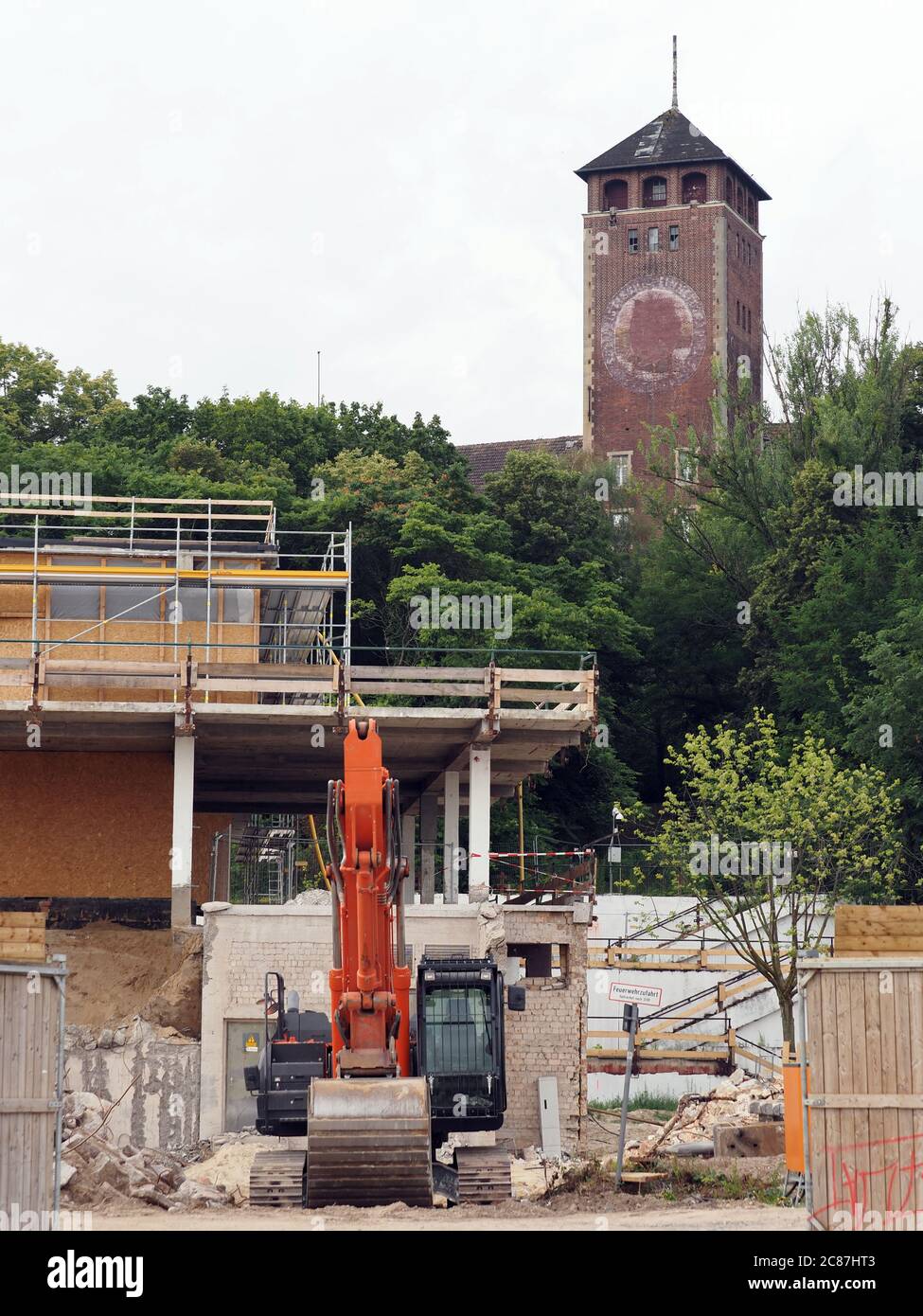 Potsdam, Germania. 20 luglio 2020. L'ex ristorante 'Mink' sul Brauhausberg era stato acquistato dalla fondazione dell'imprenditore di software Plattner. L'apertura dell'edificio è prevista per l'autunno 2021 dopo un'ampia ristrutturazione. Credit: Soeren Stache/dpa-Zentralbild/ZB/dpa/Alamy Live News Foto Stock