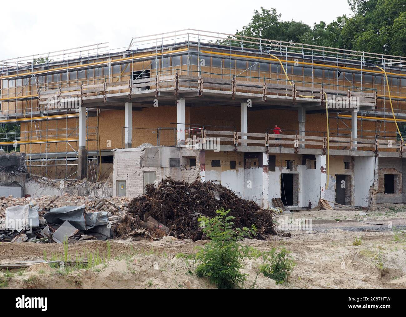 Potsdam, Germania. 20 luglio 2020. L'ex ristorante 'Mink' sul Brauhausberg era stato acquistato dalla fondazione dell'imprenditore di software Plattner. L'apertura dell'edificio è prevista per l'autunno 2021 dopo un'ampia ristrutturazione. Credit: Soeren Stache/dpa-Zentralbild/ZB/dpa/Alamy Live News Foto Stock