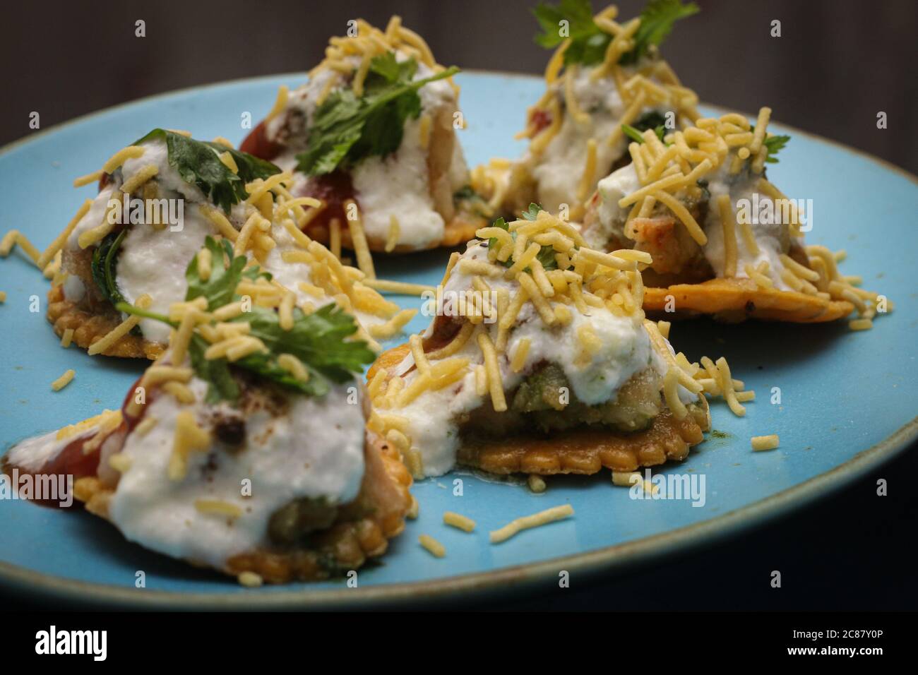 Piatto indiano - Aloo Papdi Chaat Foto Stock