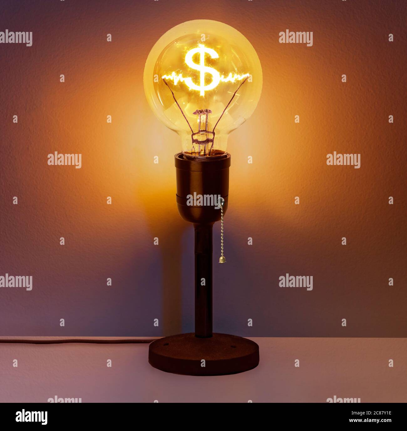 Idee per fare soldi in lampadina Creative pensare successo Foto Stock