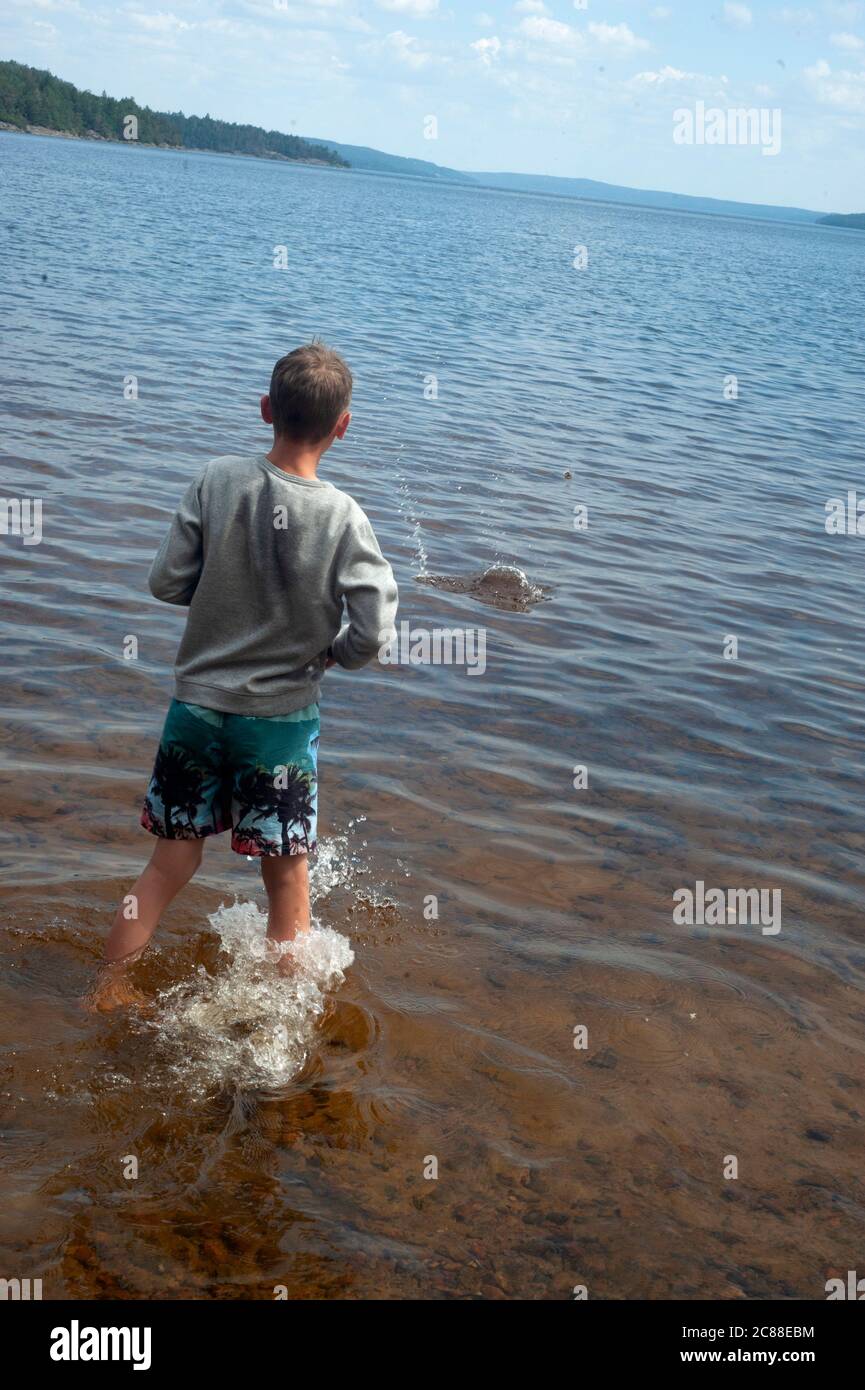 Famiglia, bambino, un gruppo di persone, padre, madre, umana società, di nascita, di matrimonio, collettivamente, elettrodomestico, membro, proprietà, parenti, genitori, fratelli Foto Stock