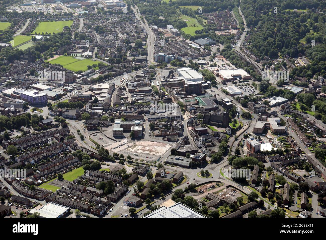 Vista aerea di Newcastle-under-Lyme, una città di mercato a Staffordshire, Regno Unito Foto Stock