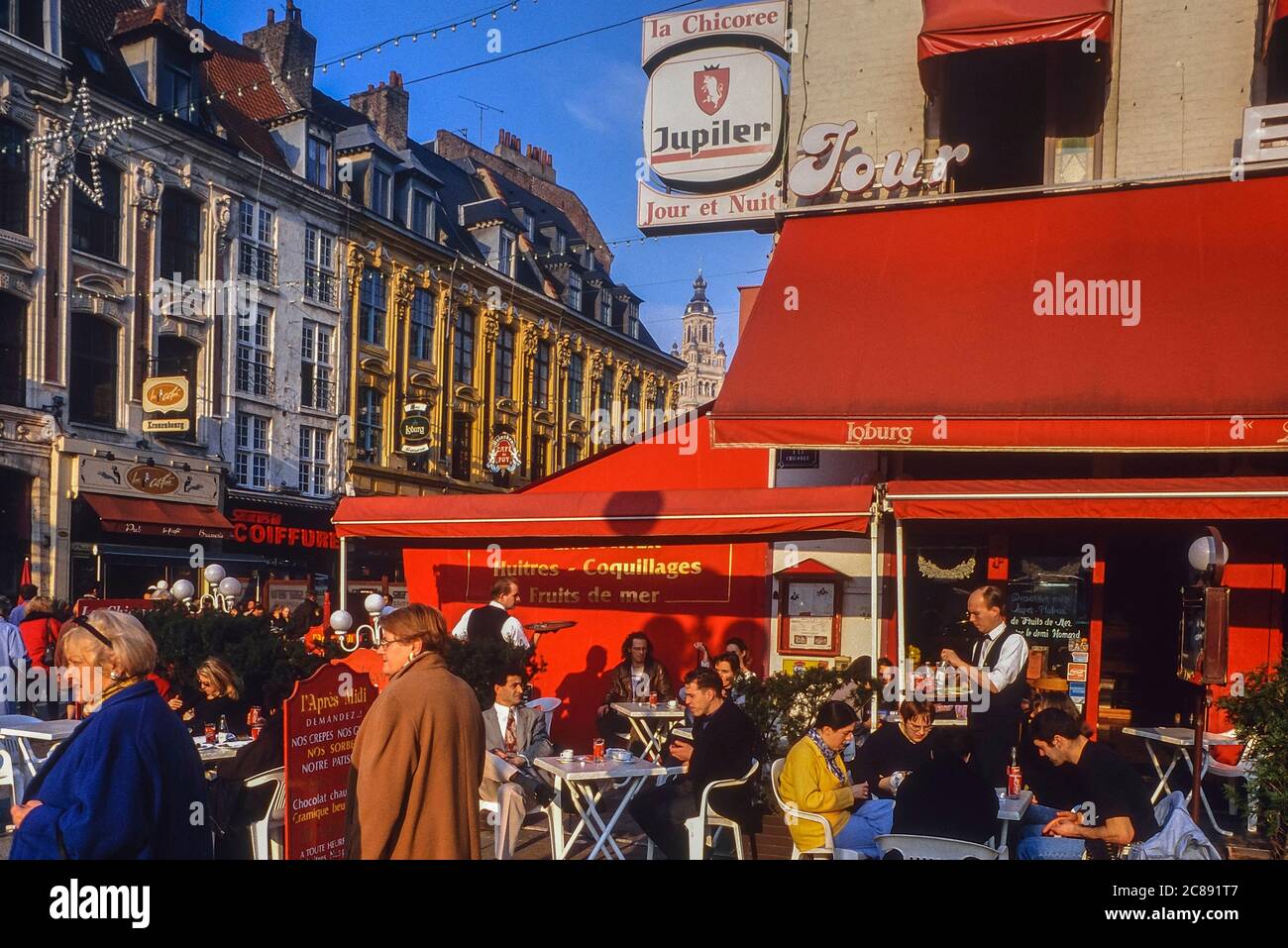 Brasserie la Chicorée e Place Rihour, Nord-Pas de Calais, Fiandre, Francia Foto Stock