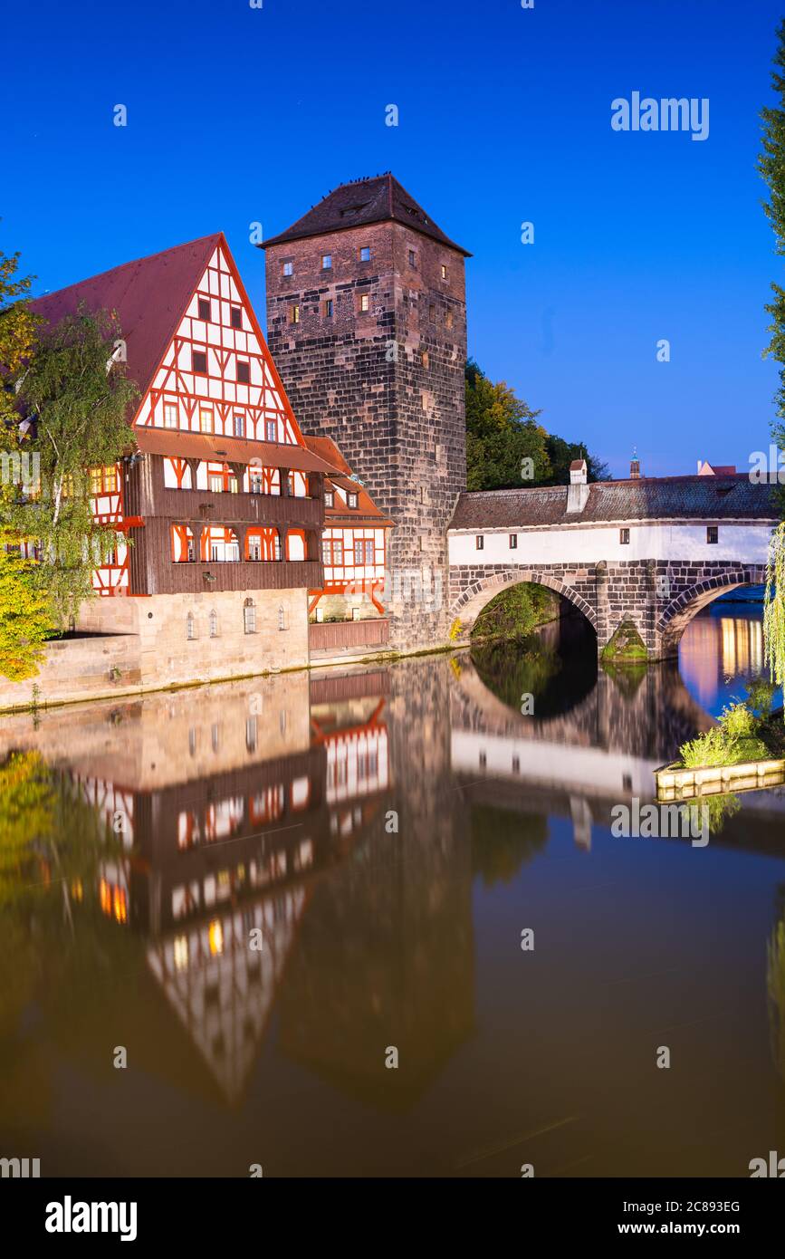 Norimberga, Germania, al tramonto sul ponte di Hangman. Foto Stock