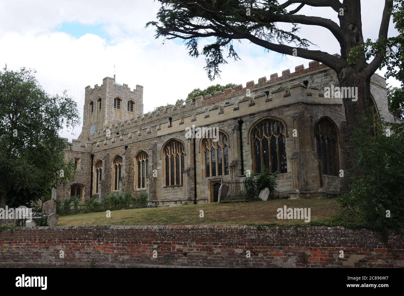 Chiesa di San Pietro ad Vincla, Coggeshall, Essex, è lunga 125 metri e ha beneficiato della prosperità del commercio di lana nel XV secolo. Foto Stock