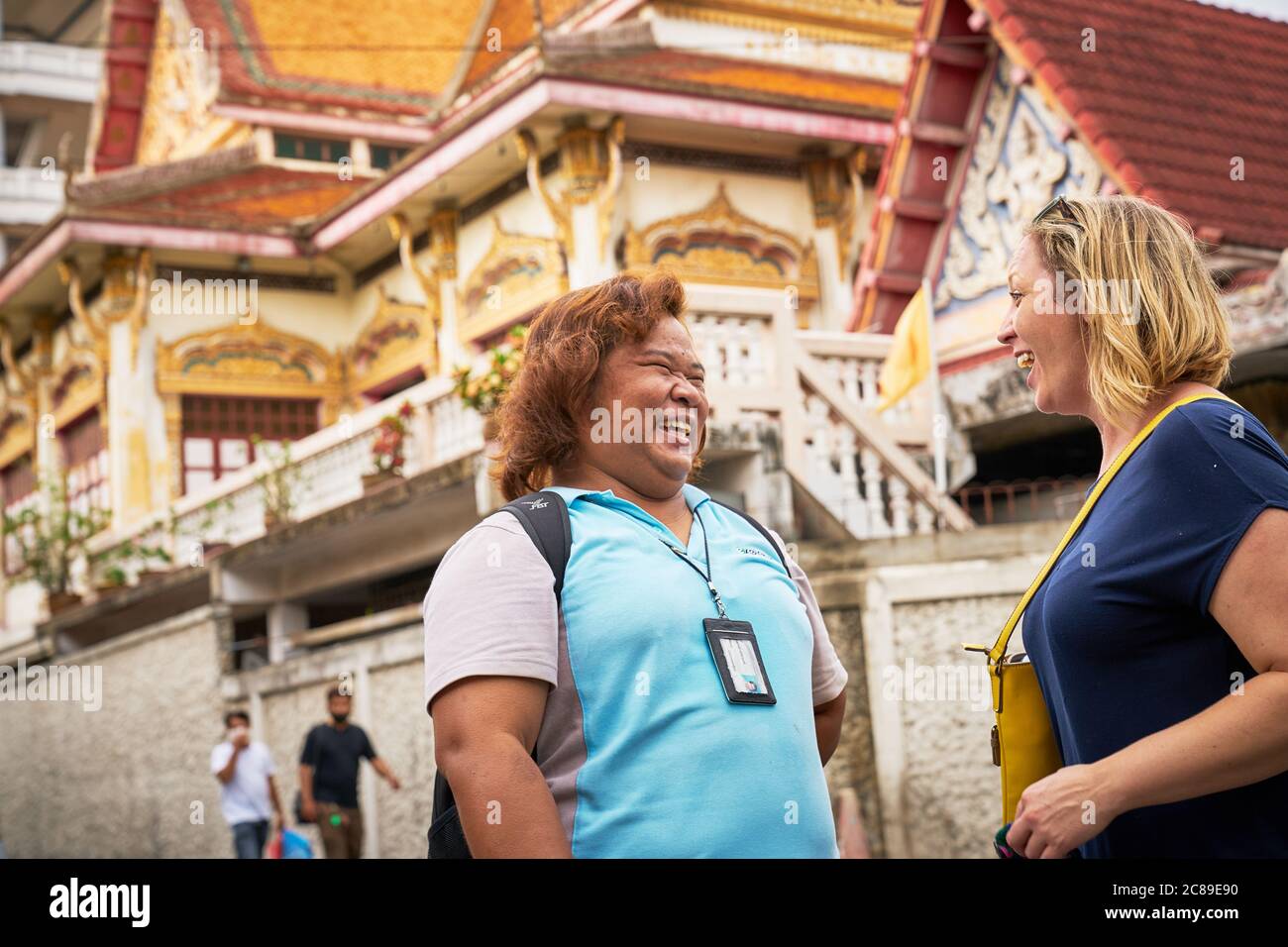 Guidato da una guida locale intorno a Chinatown, Bangkok Foto Stock