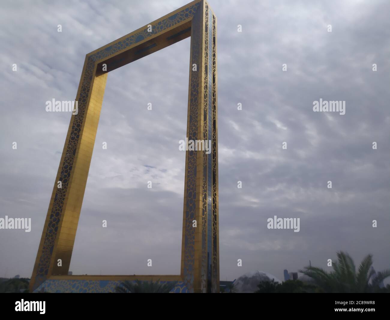 Il Dubai Gate 1 è un moderno complesso residenziale situato presso il punto di riferimento delle Jumeirah Lake Towers. E' un alto edificio a 35 piani con un interno Foto Stock