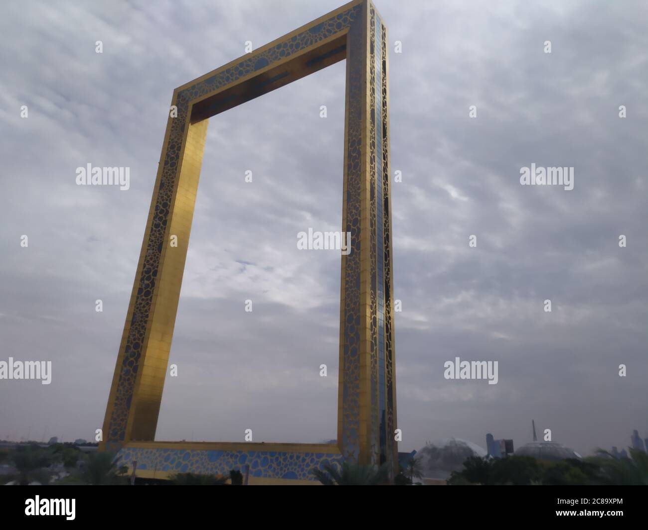 Il Dubai Gate 1 è un moderno complesso residenziale situato presso il punto di riferimento delle Jumeirah Lake Towers. E' un alto edificio a 35 piani con un interno Foto Stock