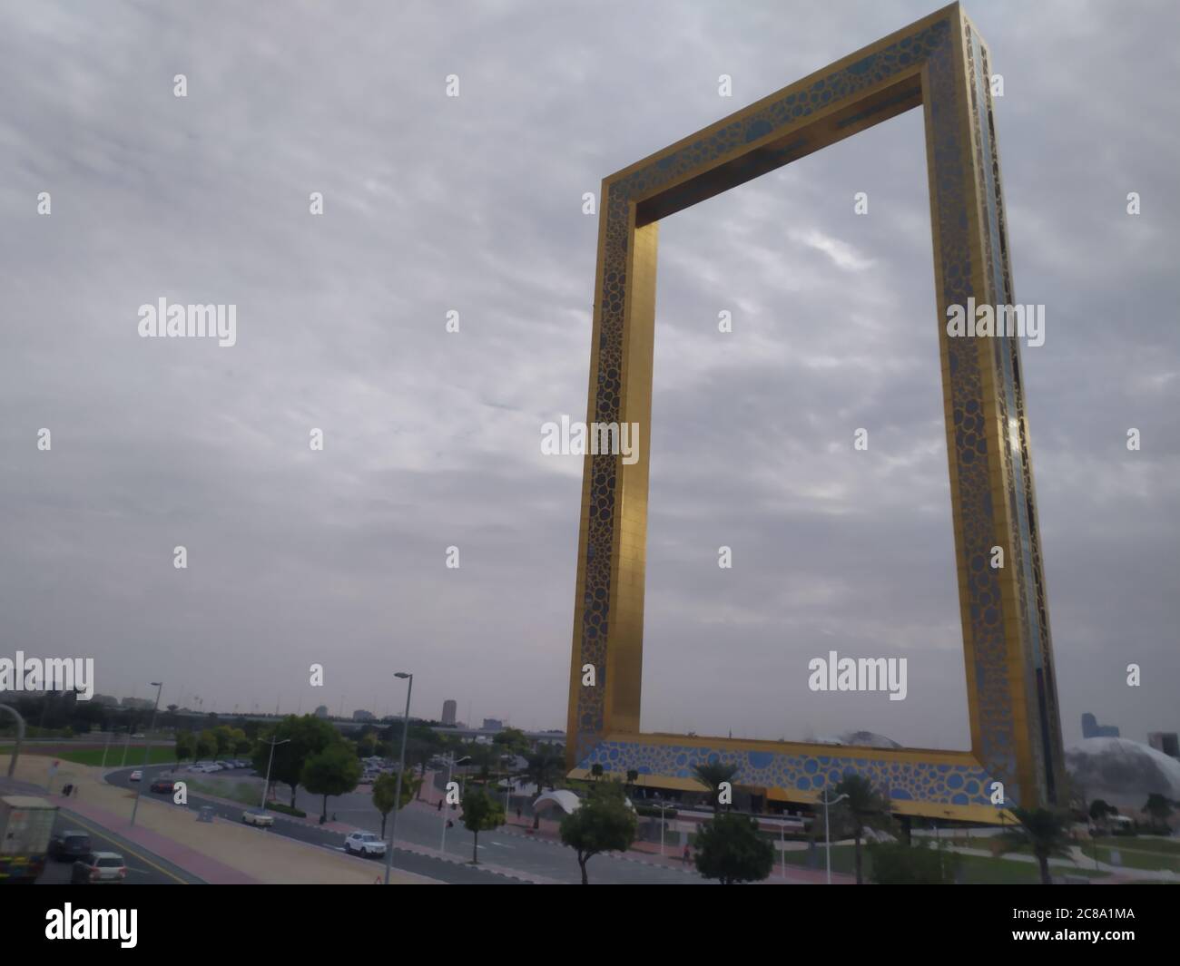 Il Dubai Gate 1 è un moderno complesso residenziale situato presso il punto di riferimento delle Jumeirah Lake Towers. E' un alto edificio a 35 piani con un interno Foto Stock