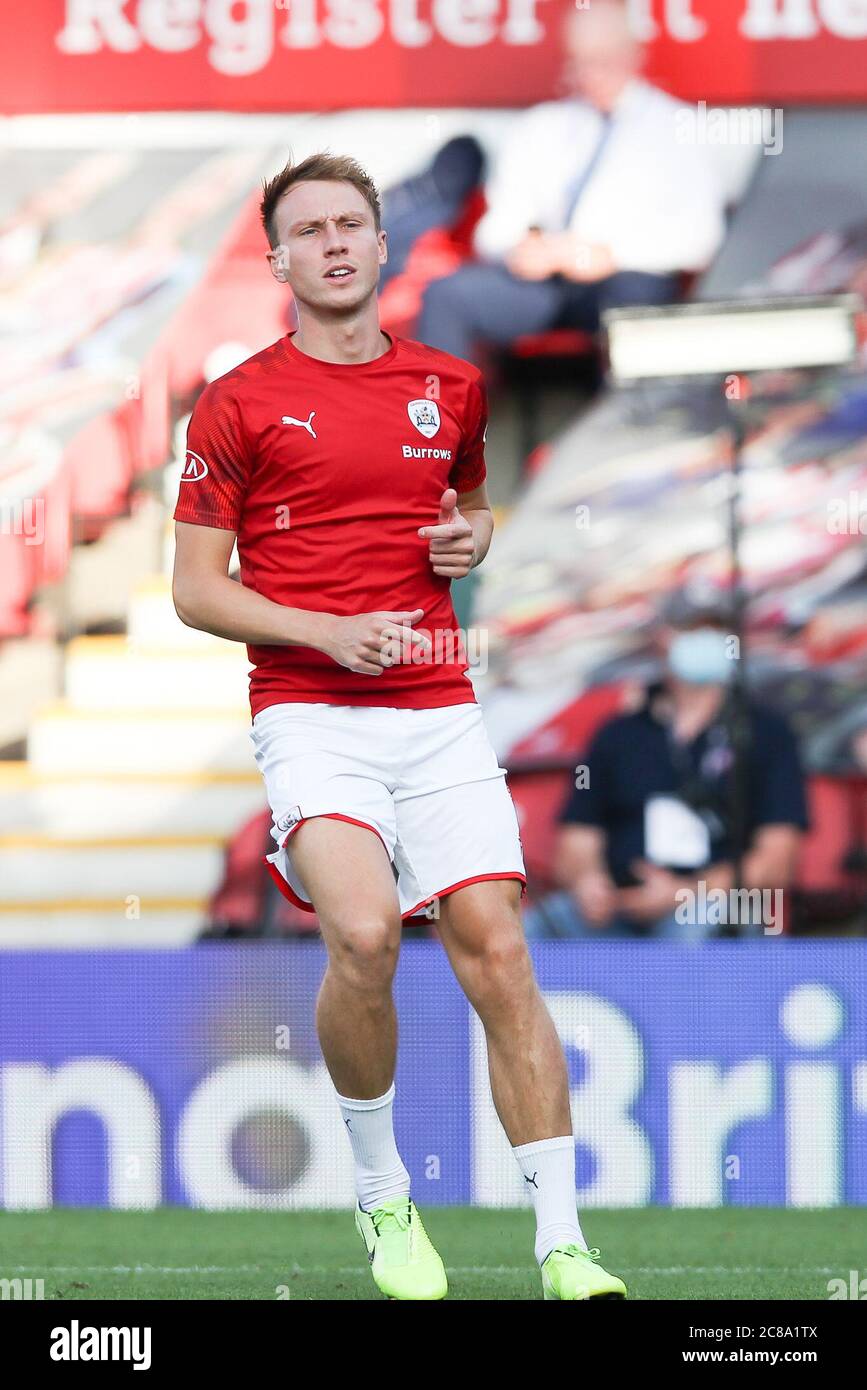 Londra, Regno Unito. 22 luglio 2020. Cauley Woodrow di Barnsley si riscalda durante la partita EFL Sky Bet Championship tra Brentford e Barnsley a Griffin Park, Londra, Inghilterra, il 22 luglio 2020. Foto di Ken Sparks. Solo per uso editoriale, licenza richiesta per uso commerciale. Nessun utilizzo nelle scommesse, nei giochi o nelle pubblicazioni di un singolo club/campionato/giocatore. Credit: UK Sports Pics Ltd/Alamy Live News Foto Stock