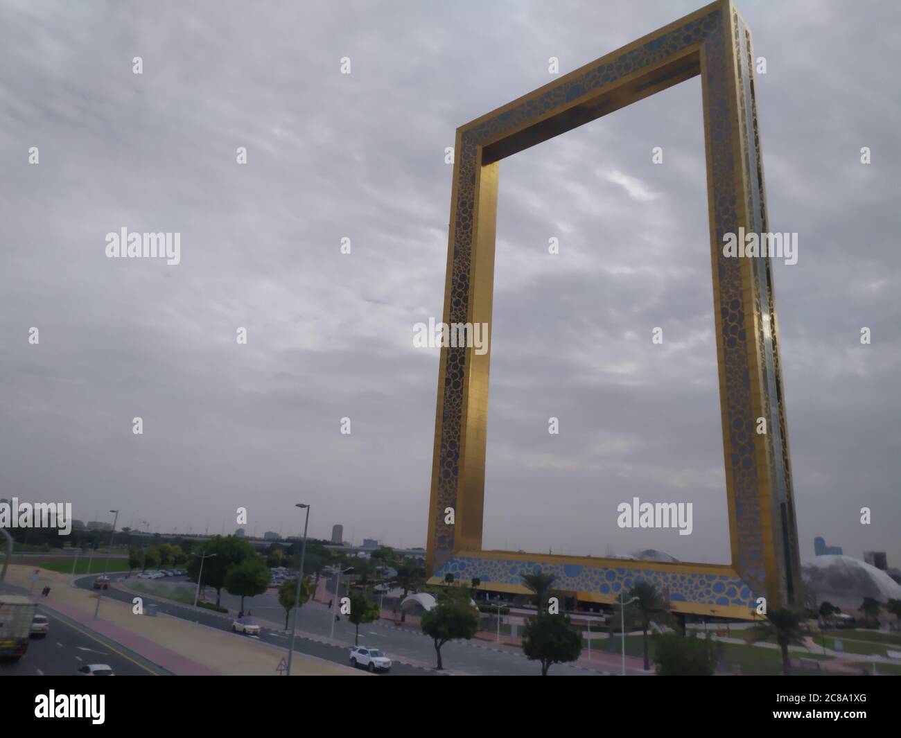 Il Dubai Gate 1 è un moderno complesso residenziale situato presso il punto di riferimento delle Jumeirah Lake Towers. E' un alto edificio a 35 piani con un interno Foto Stock