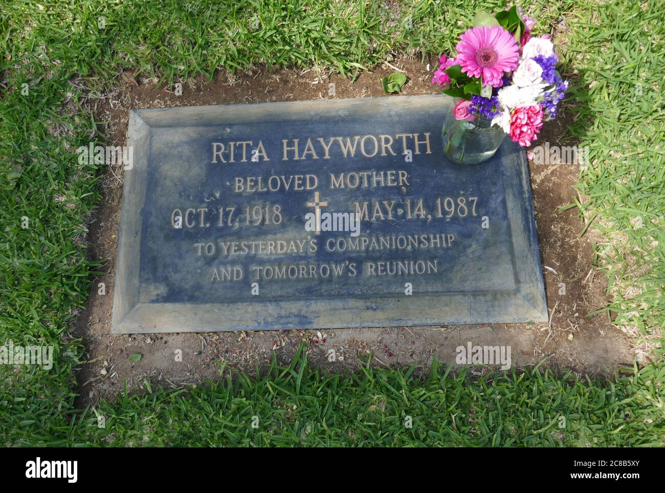 Culver City, California, USA 22 luglio 2020 UNA visione generale dell'atmosfera della tomba di Rita Hayworth al cimitero di Santa Croce il 22 luglio 2020 a Culver City, California, USA. Foto di Barry King/Alamy Stock foto Foto Stock