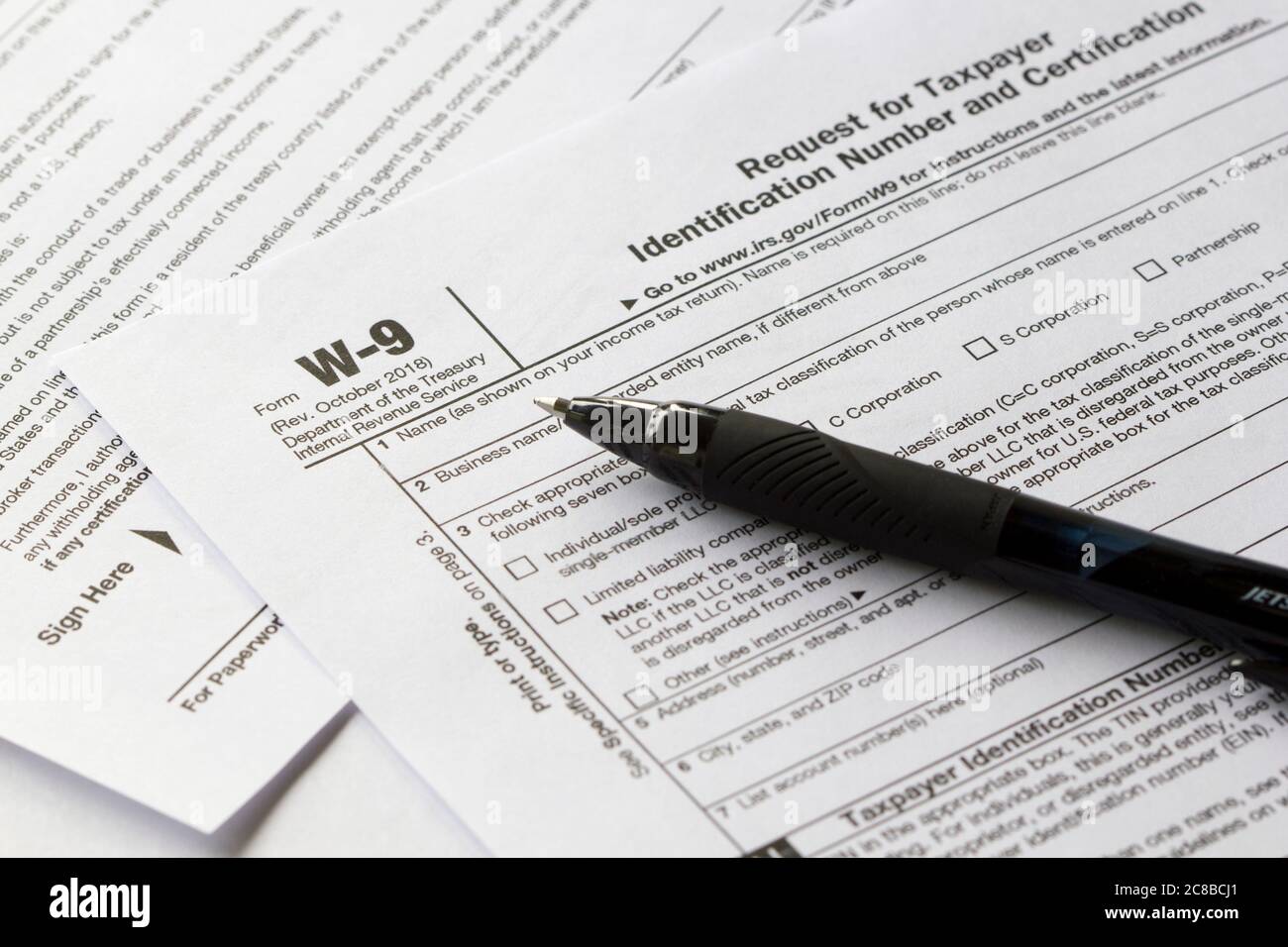 Modulo W-9, richiesta di numero di identificazione contribuente e certificazione. Foto Stock