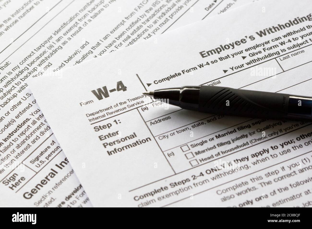 Primo piano del modulo W-4, certificato di ritenuta del dipendente. Foto Stock