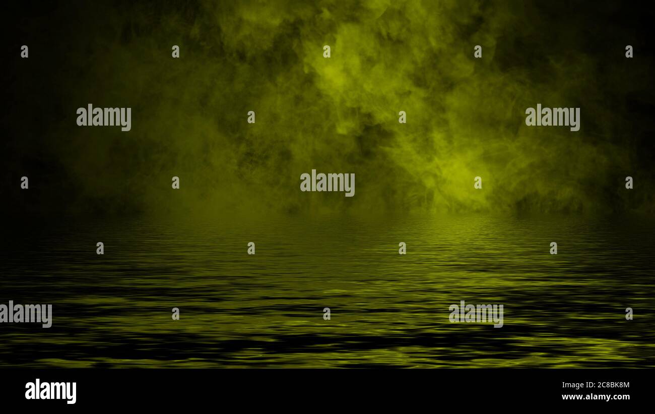 Il fumo con la riflessione in acqua. Mistero giallo nebbia le sovrapposizioni di texture di sfondo Foto Stock