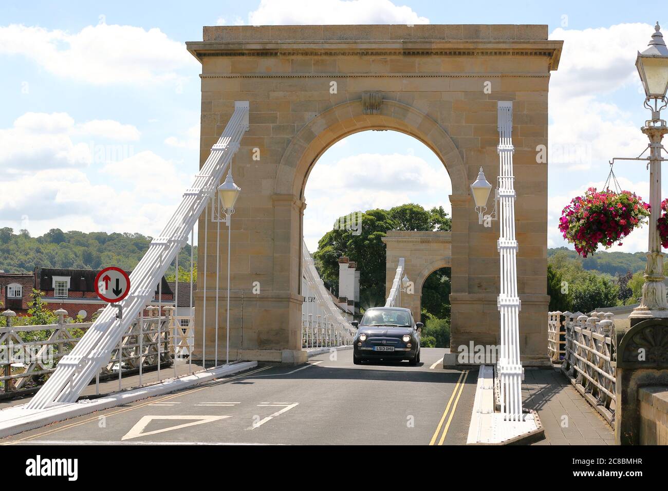 Il ponte Marlow Bridge è stato costruito come un ponte sospeso che attraversa il Tamigi a Marlow, Regno Unito Foto Stock