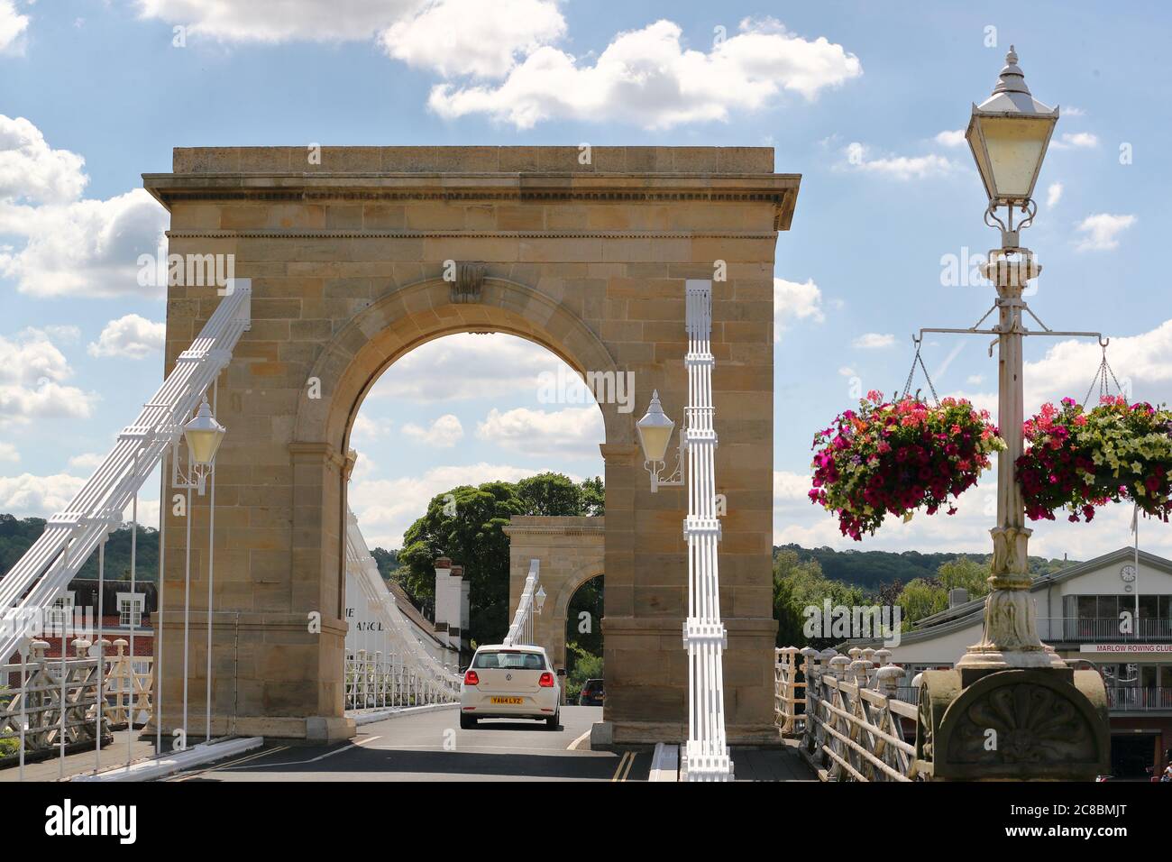 Il ponte Marlow Bridge è stato costruito come un ponte sospeso che attraversa il Tamigi a Marlow, Regno Unito Foto Stock