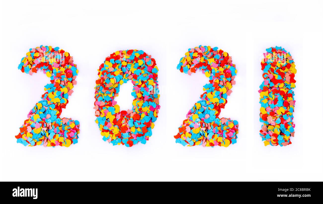 Capodanno - Confetti numeri 2021 - isolato su sfondo bianco Foto Stock