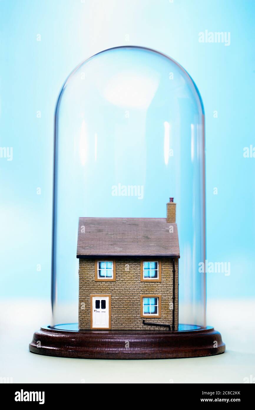 Casa in ceramica sotto la copertura in vetro Foto Stock