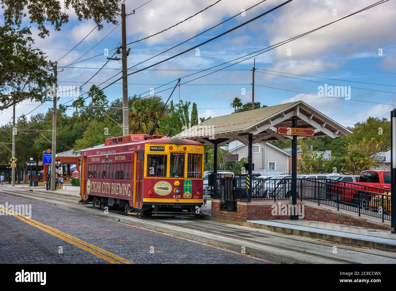Tampa, Florida, USA - 11 Gennaio 2020 : TECO Line Streetcar che opera da Tampa Bay alla storica Ybor City. Foto Stock