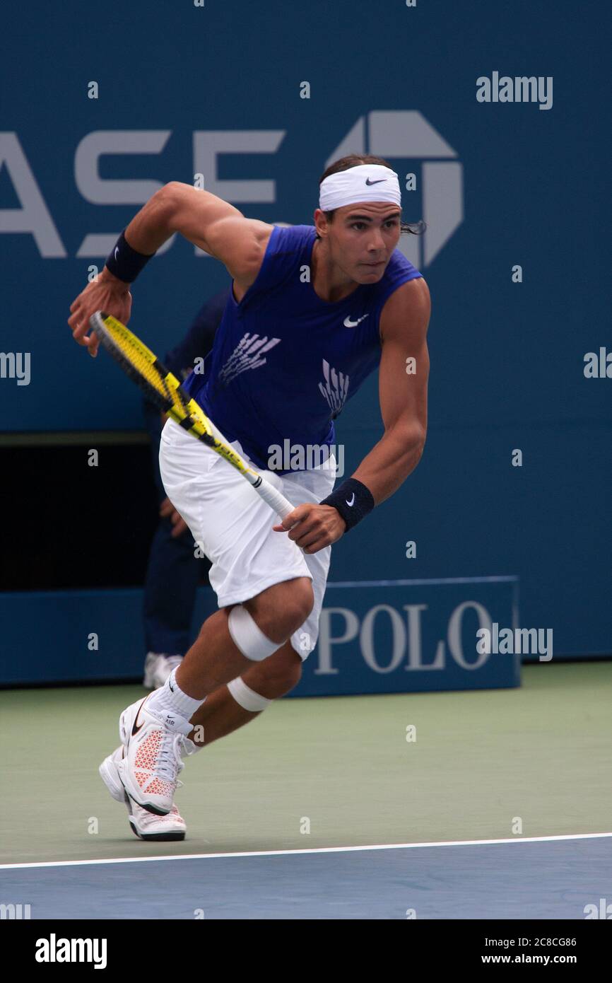 Rafael Nadal durante la sua prima partita al Round al US Open 2008 a Flushing Meadows, New York Foto Stock