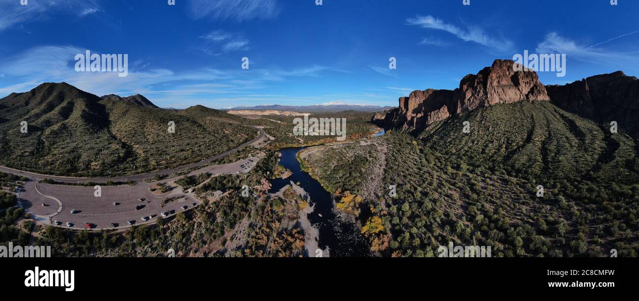 Panopanino aereo dell'area ricreativa del Lower Salt River appena fuori Phoenix, Arizona. Foto Stock