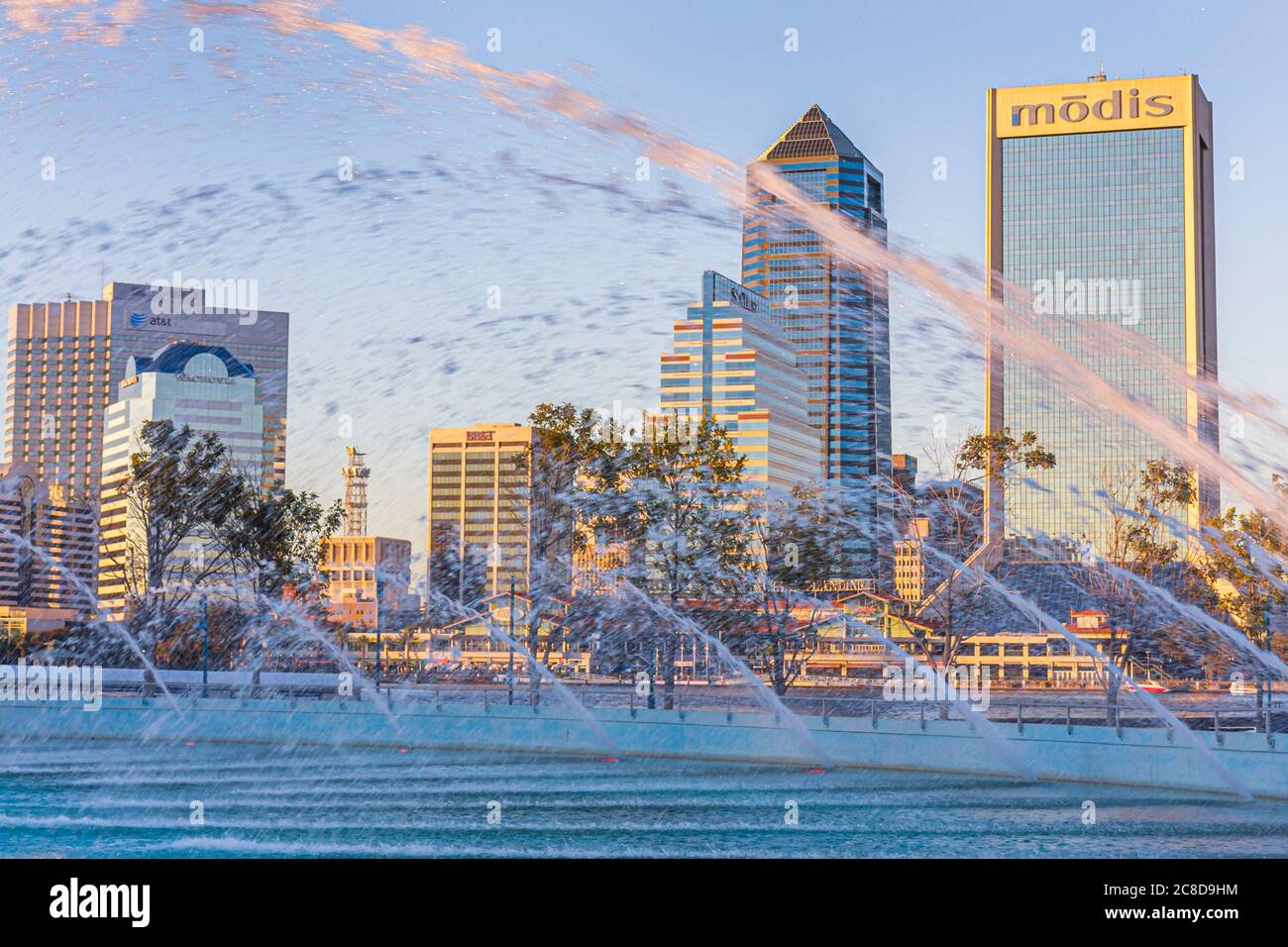 Jacksonville Florida,centro,città,skyline,MODIS edificio,immobiliare commerciale,quartiere,grattacielo alto grattacieli edificio edifici Waterfro Foto Stock
